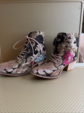 Embroidered Floral Lace-Up Ankle Boots in Black and Pink